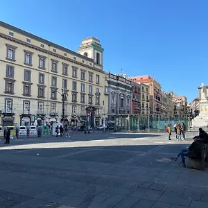 Vanzi Naples